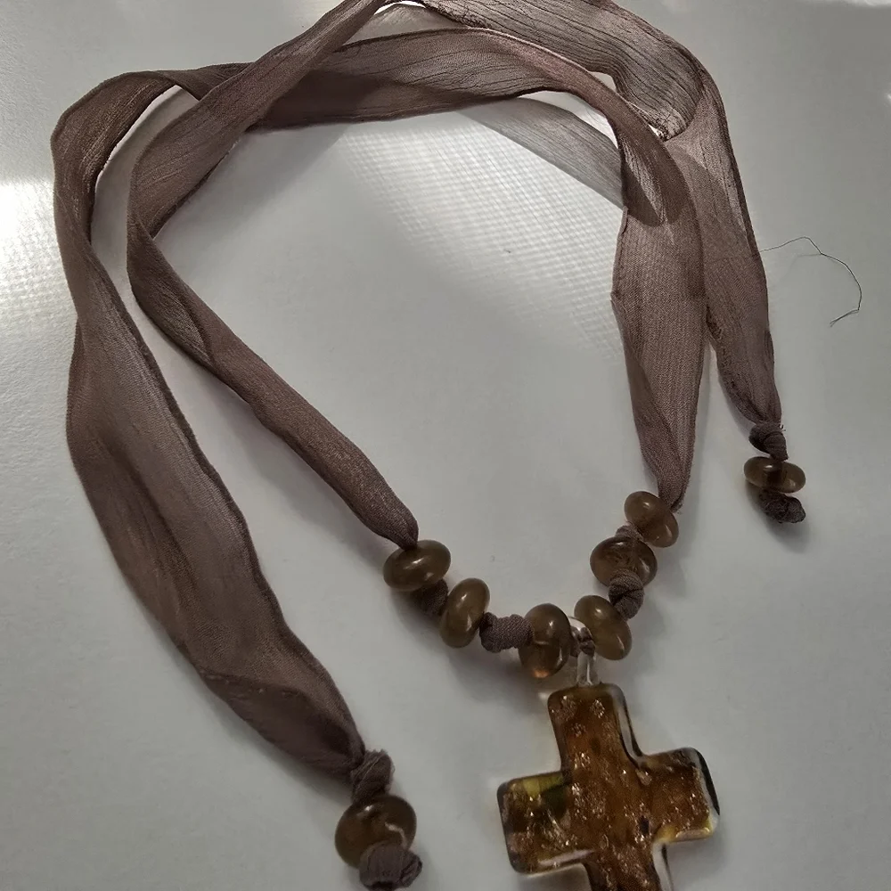 NEW Brown Cross Ivy Pendant Choker Necklace - Picture 7 of 9